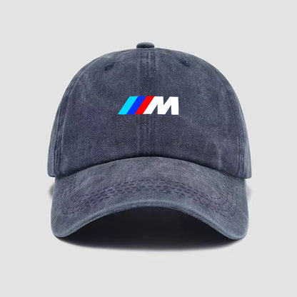 כובע וינטג' עם סמל M