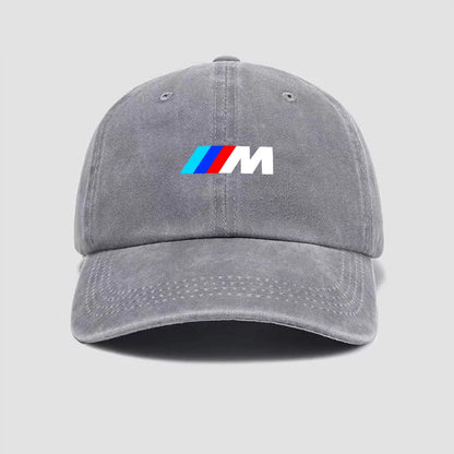 כובע וינטג' עם סמל M