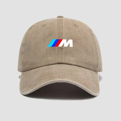 כובע וינטג' עם סמל M