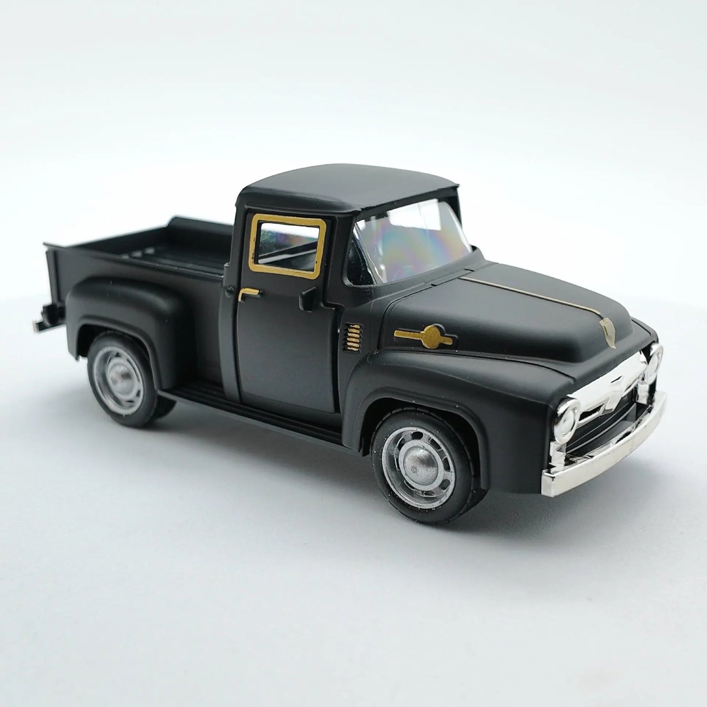 1:43 Diecast Pickup Truck Model – Pull-Back Collector Toy