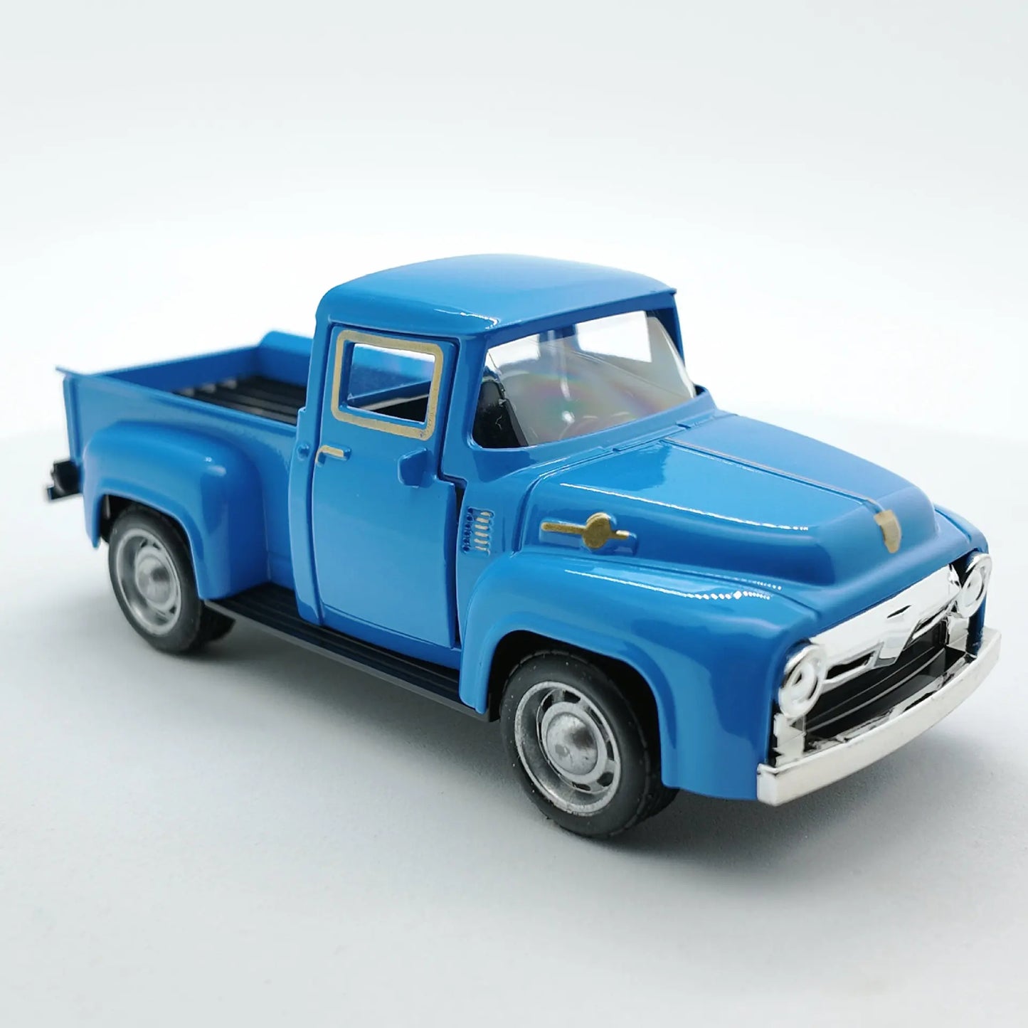 1:43 Diecast Pickup Truck Model – Pull-Back Collector Toy