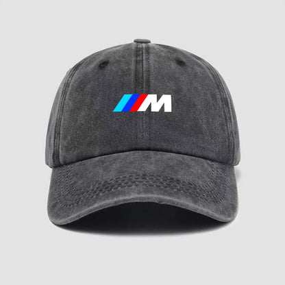 כובע וינטג' עם סמל M